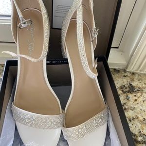 NWOT Betsy Johnson White beaded sandals size 10W